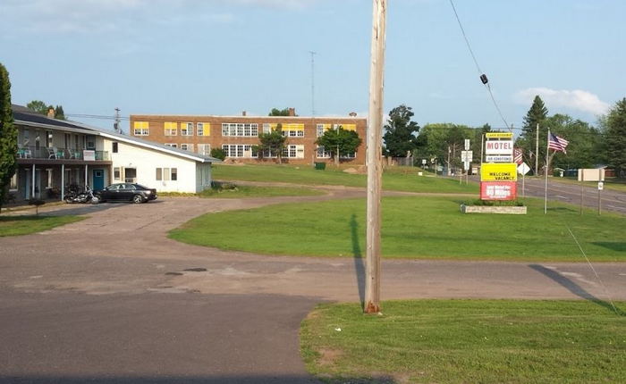 Lake Gogebic Motel (Wonderland Motel) - From Web Listing